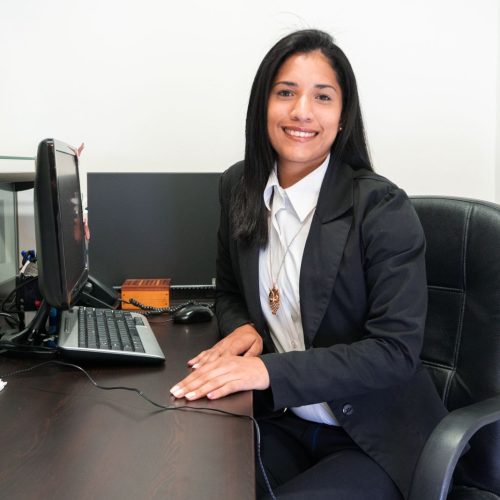 Yusneidy Alvarado, recepcionista